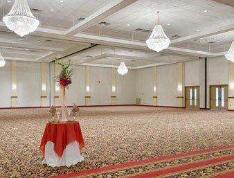 Ramada Convention Center Eau Claire Hotel Exterior foto